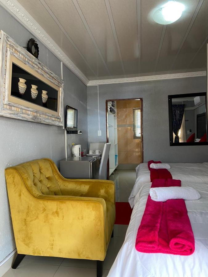 Nsuku Bed And Breakfast Thulamahashi Экстерьер фото