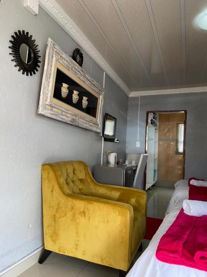 Nsuku Bed And Breakfast Thulamahashi Экстерьер фото