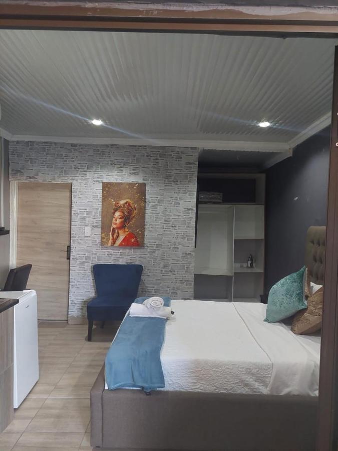 Nsuku Bed And Breakfast Thulamahashi Экстерьер фото