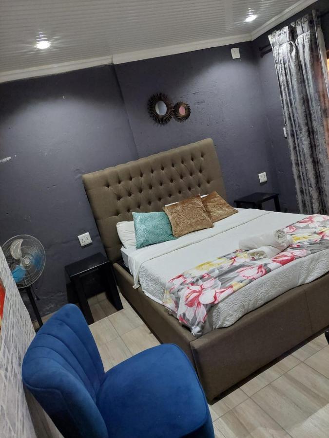 Nsuku Bed And Breakfast Thulamahashi Экстерьер фото
